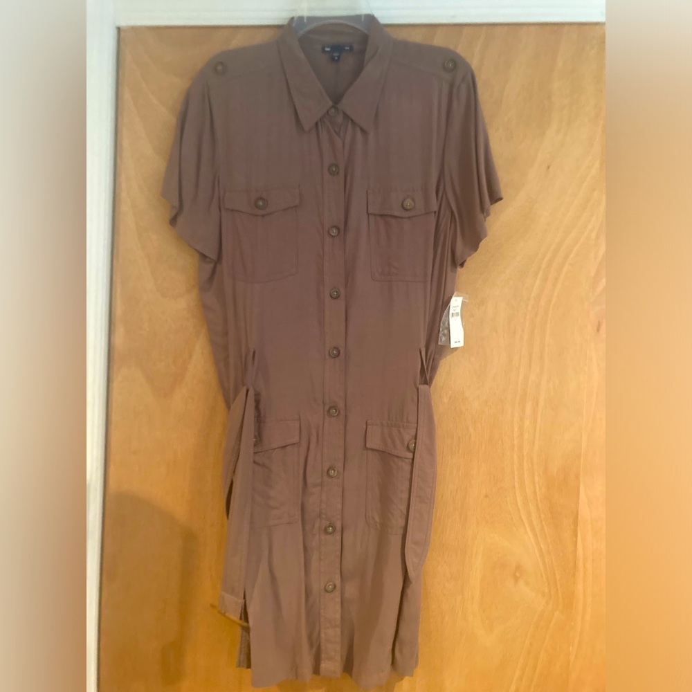 Gap button down dress. NWT.